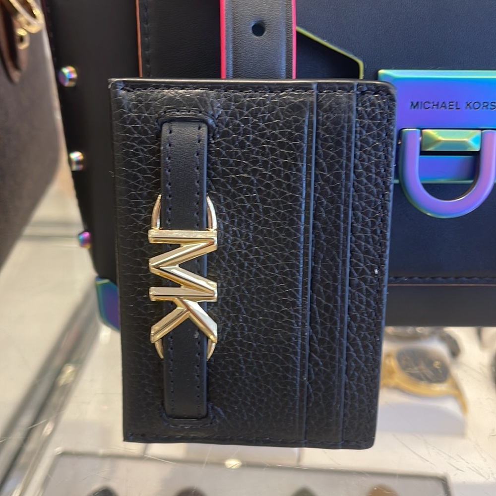 MICHAEL KORS
Reed Large Pebbled Leather Card Holder Case Wallet
COLOR: BLACK
NWT - Picture 2 of 16